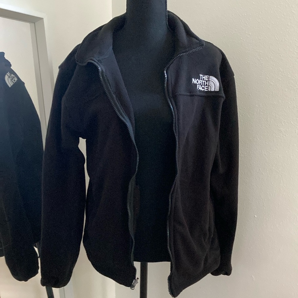 The North Face Classic Black Fleece layer